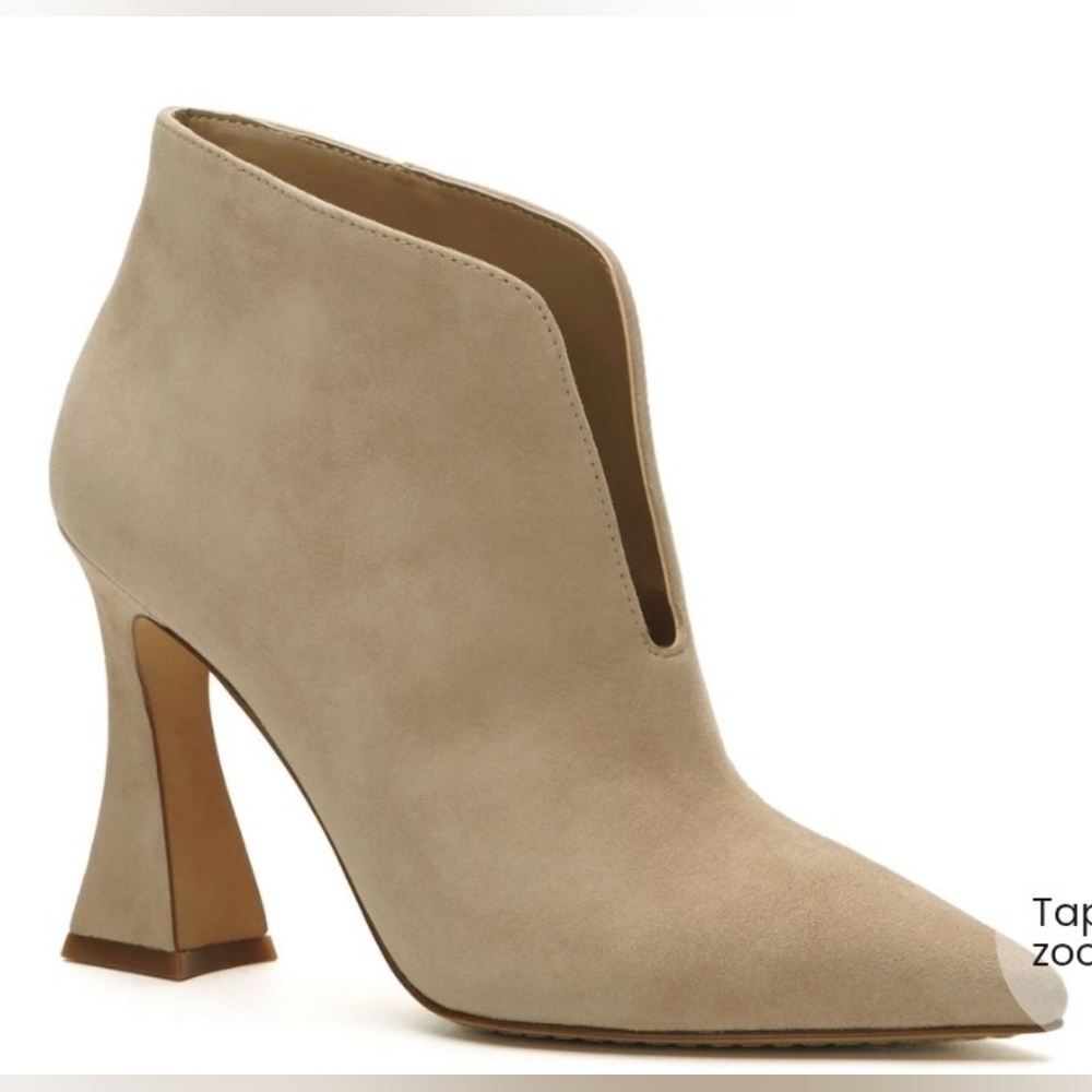 Sz10Vince Camuto - Suede Ankle Boots.